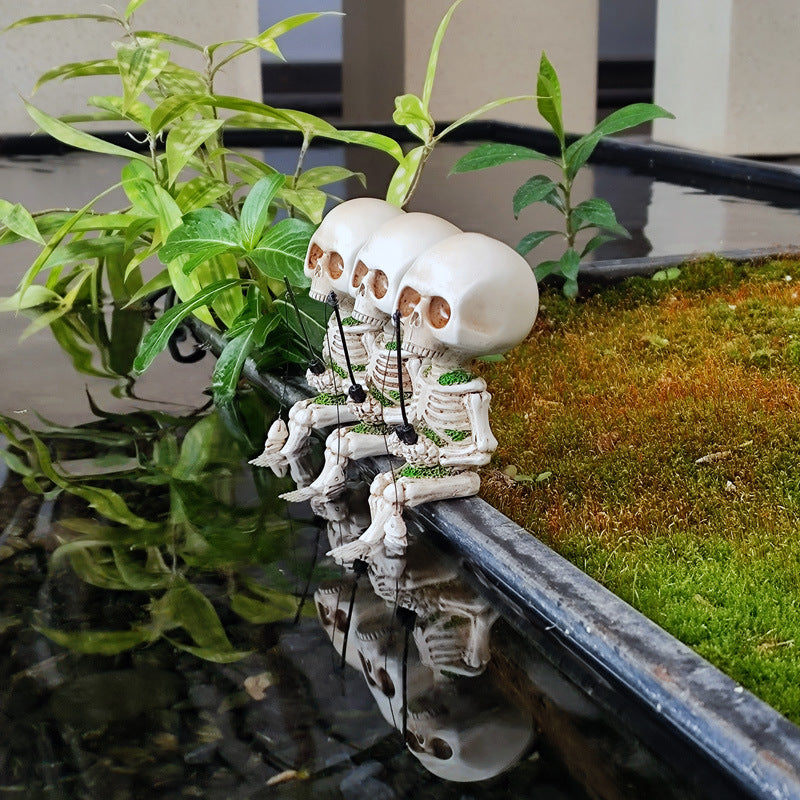 DISTINCTIVE STYLE Fishing Skeleton Statue